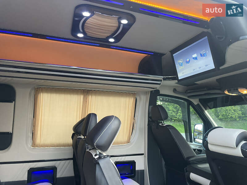 Вантажопасажирський фургон Mercedes-Benz Sprinter 2017 в Коломиї