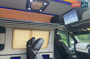 Грузопассажирский фургон Mercedes-Benz Sprinter 2017 в 