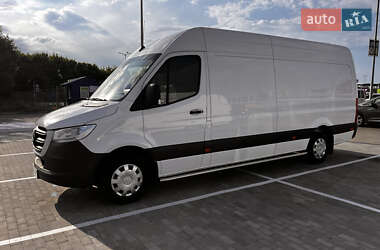 Грузовой фургон Mercedes-Benz Sprinter 2021 в 