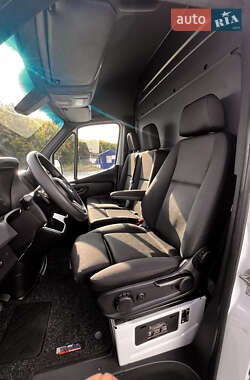 Грузовой фургон Mercedes-Benz Sprinter 2021 в 
