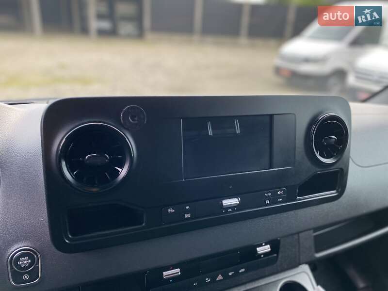 Грузовой фургон Mercedes-Benz Sprinter 2023 в Хусте