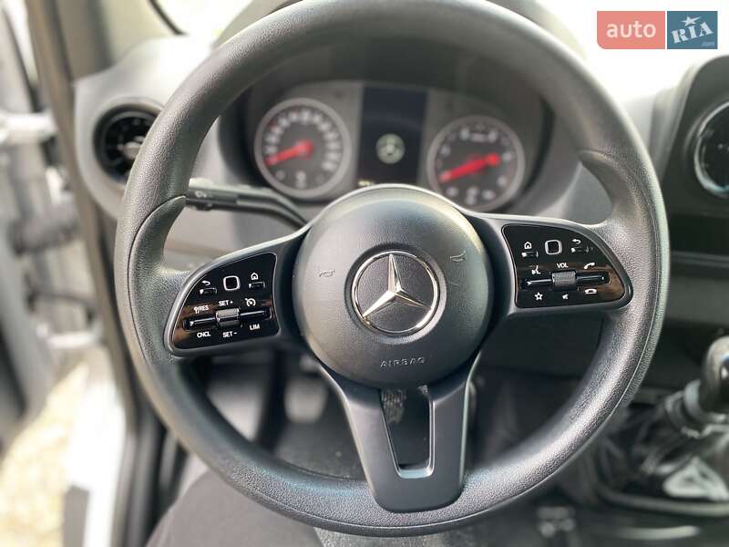 Грузовой фургон Mercedes-Benz Sprinter 2023 в Хусте
