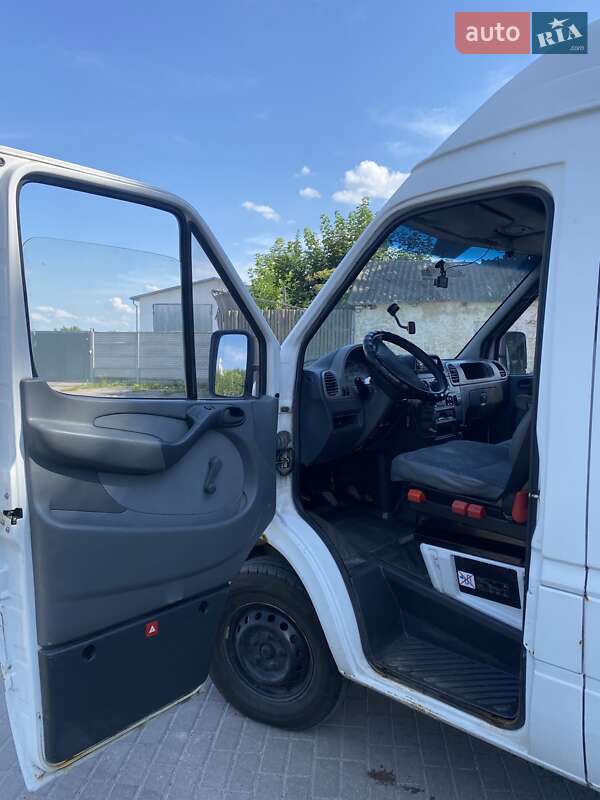 Грузовой фургон Mercedes-Benz Sprinter 2004 в Ровно