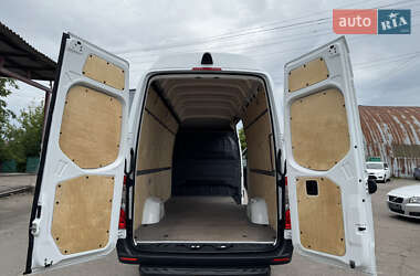 Грузовой фургон Mercedes-Benz Sprinter 2020 в 