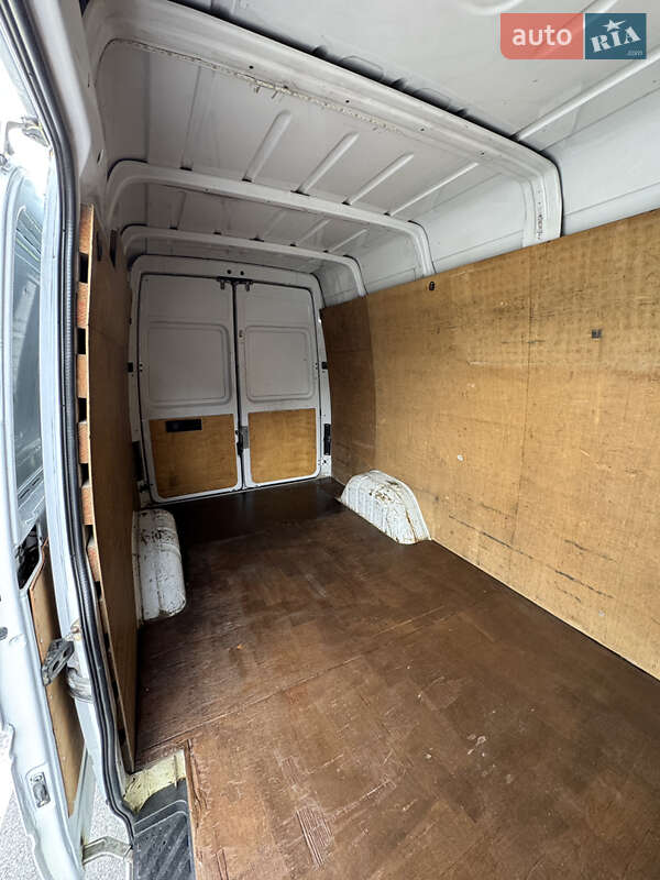 Вантажний фургон Mercedes-Benz Sprinter 2005 в Рівному