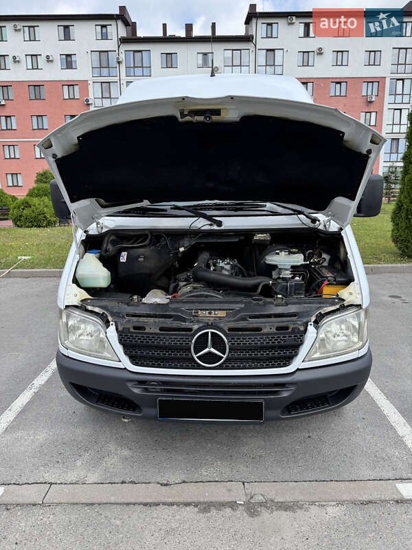 Вантажний фургон Mercedes-Benz Sprinter 2005 в Рівному