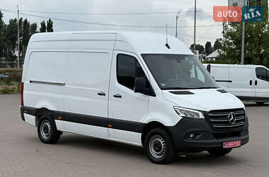 Грузовой фургон Mercedes-Benz Sprinter 2021 в 
