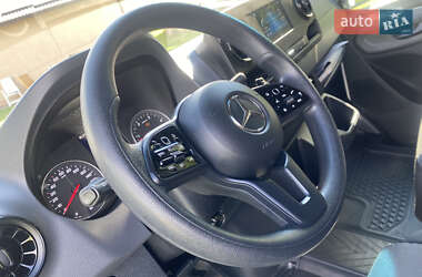 Грузовой фургон Mercedes-Benz Sprinter 2022 в 