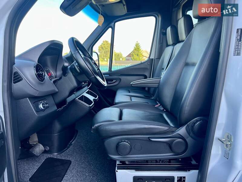 Грузовой фургон Mercedes-Benz Sprinter 2021 в Нововолынске