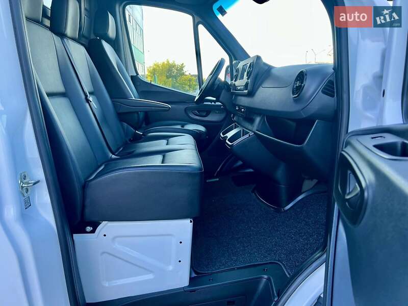 Грузовой фургон Mercedes-Benz Sprinter 2021 в Нововолынске