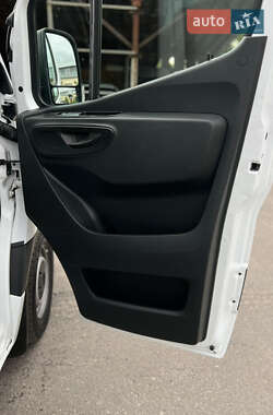 Грузовой фургон Mercedes-Benz Sprinter 2020 в 