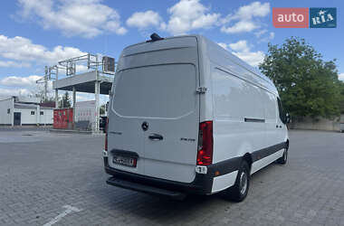 Грузовой фургон Mercedes-Benz Sprinter 2021 в 