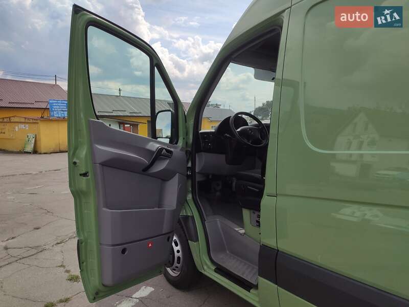 Грузовой фургон Mercedes-Benz Sprinter 2011 в Ровно