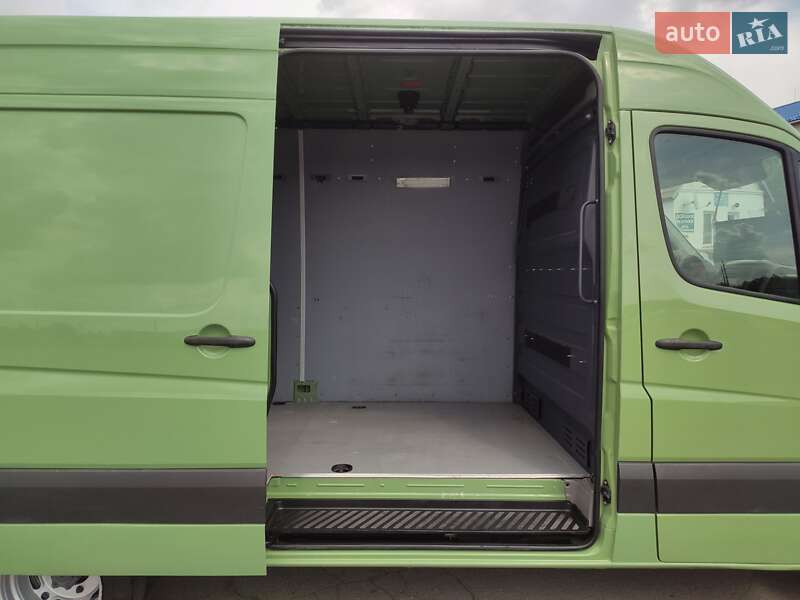 Грузовой фургон Mercedes-Benz Sprinter 2011 в Ровно