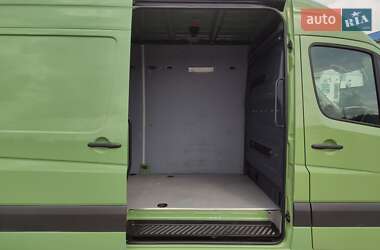 Грузовой фургон Mercedes-Benz Sprinter 2011 в 