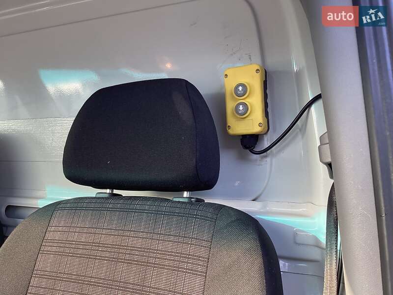 Самоскид Mercedes-Benz Sprinter 2017 в Виноградові