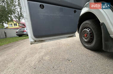 Грузовой фургон Mercedes-Benz Sprinter 2000 в 