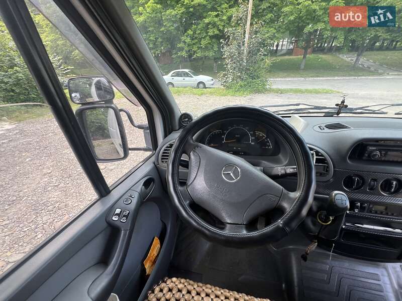 Mercedes-Benz Sprinter 2004