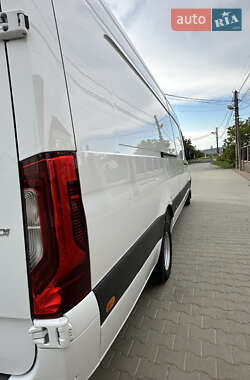 Грузовой фургон Mercedes-Benz Sprinter 2020 в 