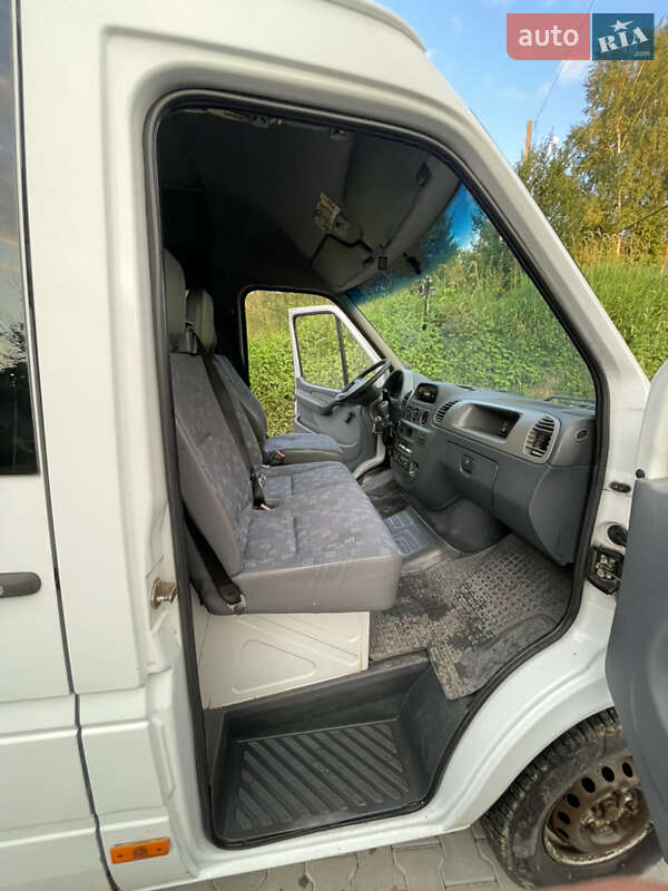 Грузопассажирский фургон Mercedes-Benz Sprinter 2005 в Дрогобыче