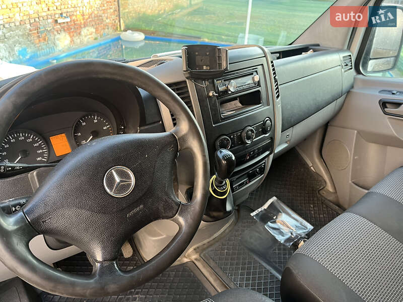Грузовой фургон Mercedes-Benz Sprinter 2012 в Вижнице