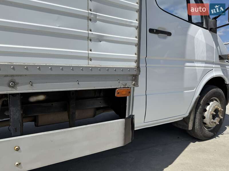 Грузовой фургон Mercedes-Benz Sprinter 2003 в Довбыше