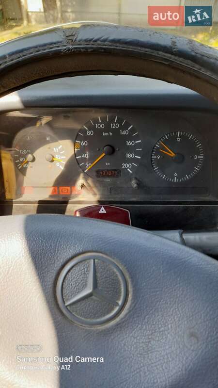 Вантажопасажирський фургон Mercedes-Benz Sprinter 1998 в Чернівцях