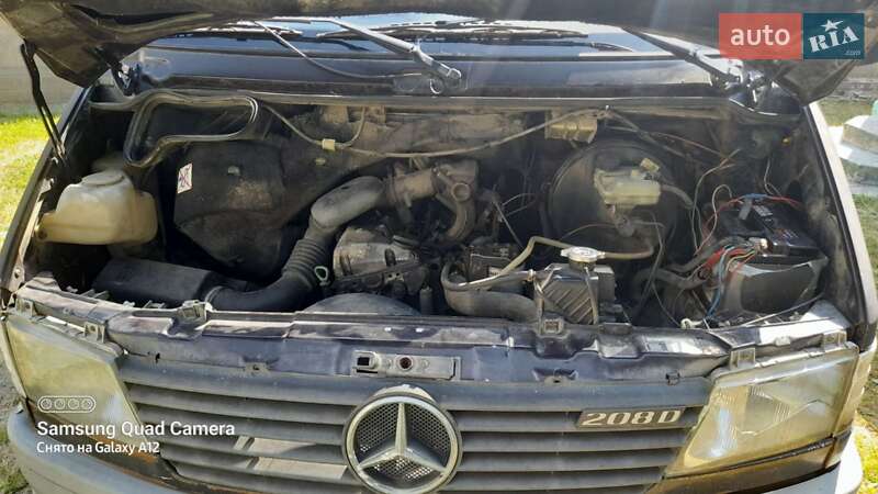 Вантажопасажирський фургон Mercedes-Benz Sprinter 1998 в Чернівцях