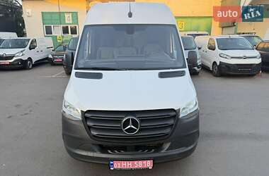 Грузовой фургон Mercedes-Benz Sprinter 2022 в 