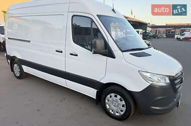 Грузовой фургон Mercedes-Benz Sprinter 2022 в 