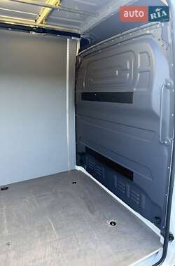 Грузовой фургон Mercedes-Benz Sprinter 2022 в 