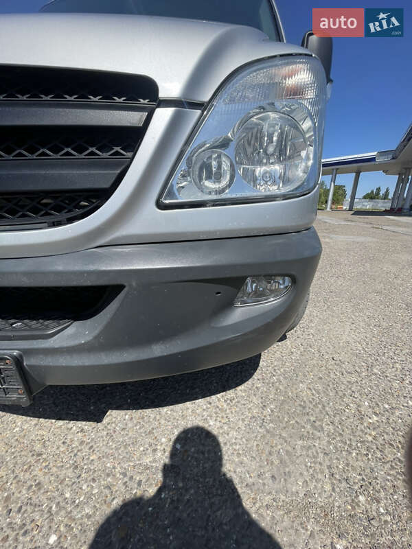 Грузовой фургон Mercedes-Benz Sprinter 2012 в Черновцах