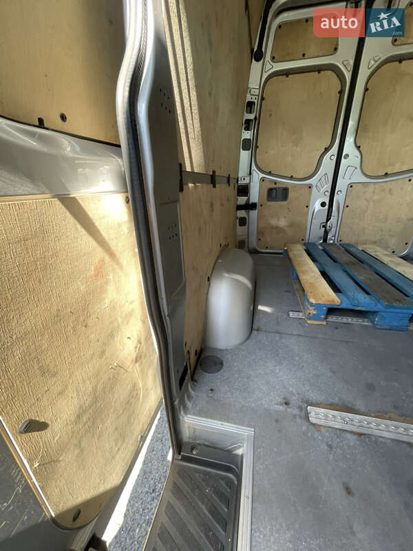 Грузовой фургон Mercedes-Benz Sprinter 2012 в Черновцах