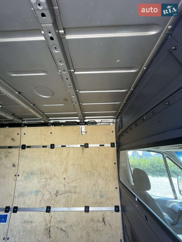 Грузовой фургон Mercedes-Benz Sprinter 2012 в Черновцах