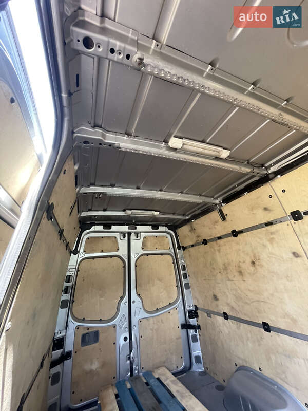 Грузовой фургон Mercedes-Benz Sprinter 2012 в Черновцах