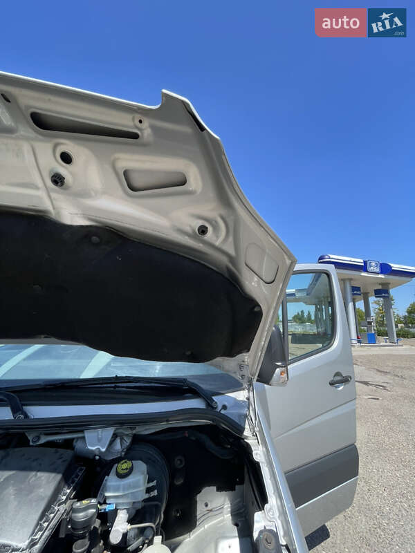 Грузовой фургон Mercedes-Benz Sprinter 2012 в Черновцах
