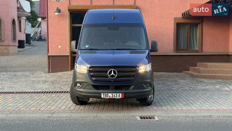 Вантажний фургон Mercedes-Benz Sprinter 2023 в Сваляві