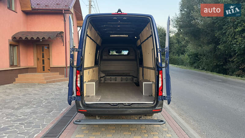 Вантажний фургон Mercedes-Benz Sprinter 2023 в Сваляві
