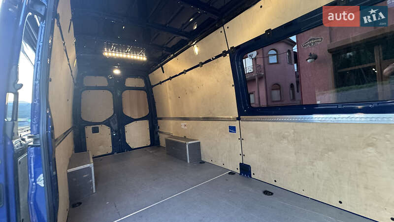 Вантажний фургон Mercedes-Benz Sprinter 2023 в Сваляві