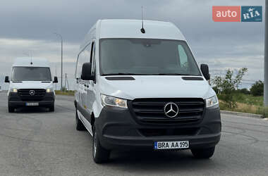 Грузовой фургон Mercedes-Benz Sprinter 2022 в 