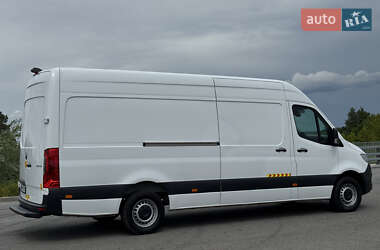 Грузовой фургон Mercedes-Benz Sprinter 2022 в 
