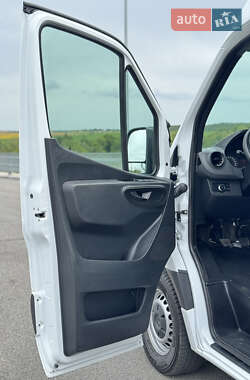 Грузовой фургон Mercedes-Benz Sprinter 2022 в 