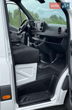 Грузовой фургон Mercedes-Benz Sprinter 2022 в 