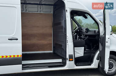Грузовой фургон Mercedes-Benz Sprinter 2022 в 