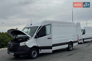 Грузовой фургон Mercedes-Benz Sprinter 2022 в 