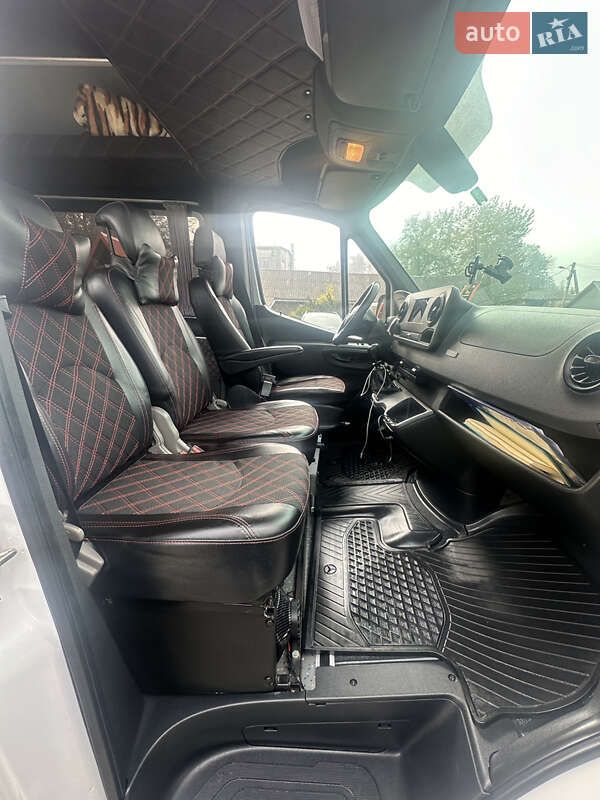 Вантажопасажирський фургон Mercedes-Benz Sprinter 2019 в Чернівцях