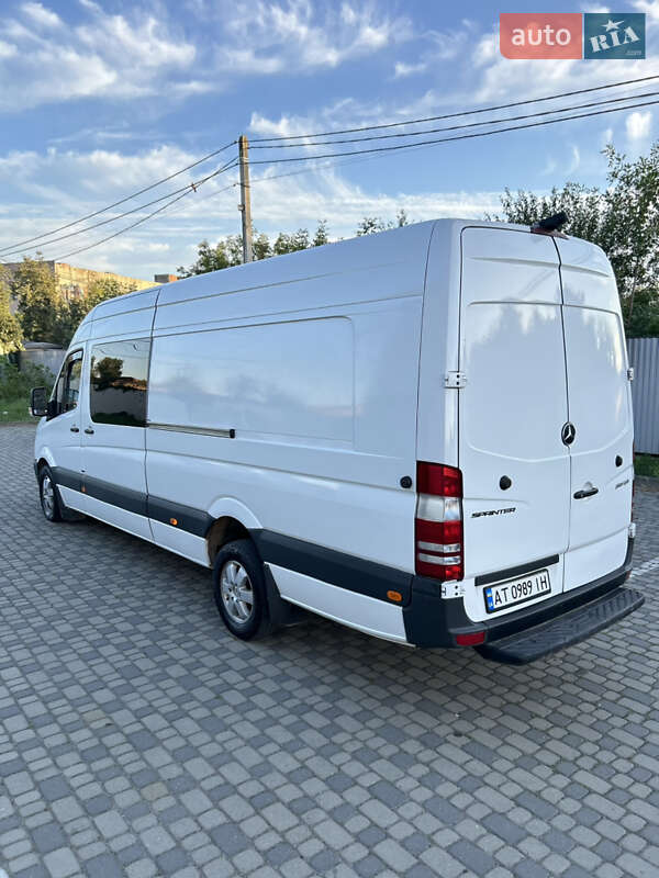 Вантажопасажирський фургон Mercedes-Benz Sprinter 2015 в Івано-Франківську