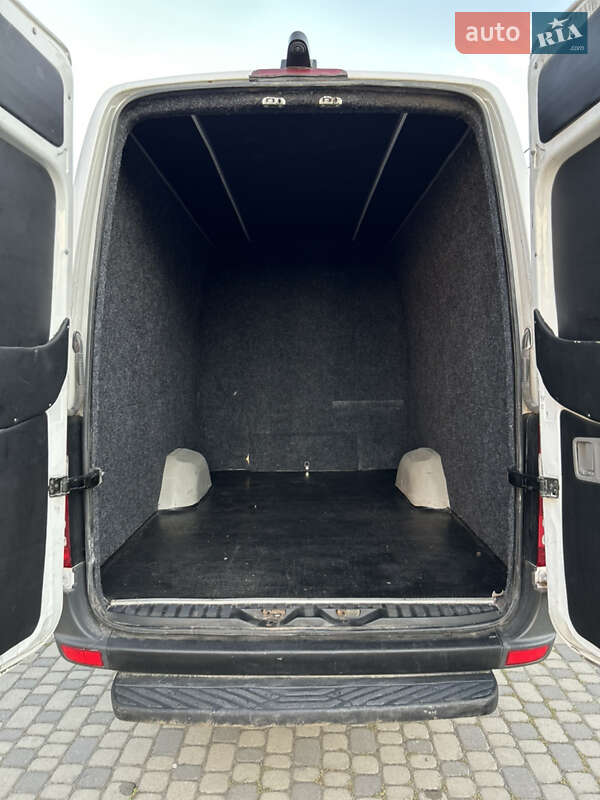 Вантажопасажирський фургон Mercedes-Benz Sprinter 2015 в Івано-Франківську