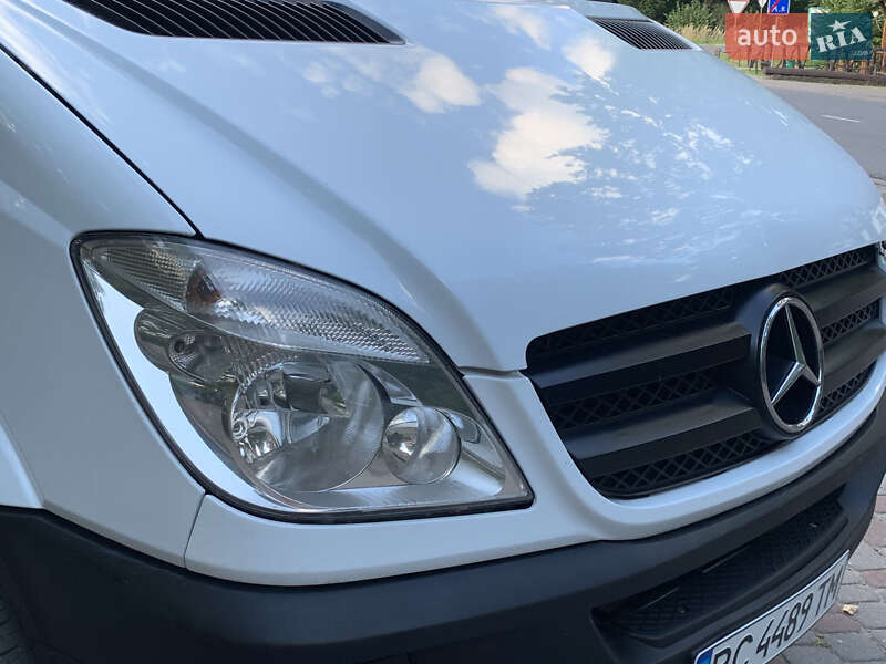 Грузовой фургон Mercedes-Benz Sprinter 2008 в Трускавце