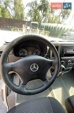 Грузовой фургон Mercedes-Benz Sprinter 2010 в 
